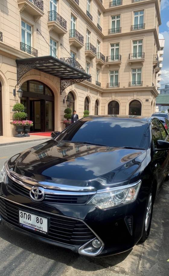 Toyota Camry black — BAMBOO Taxi Pattaya